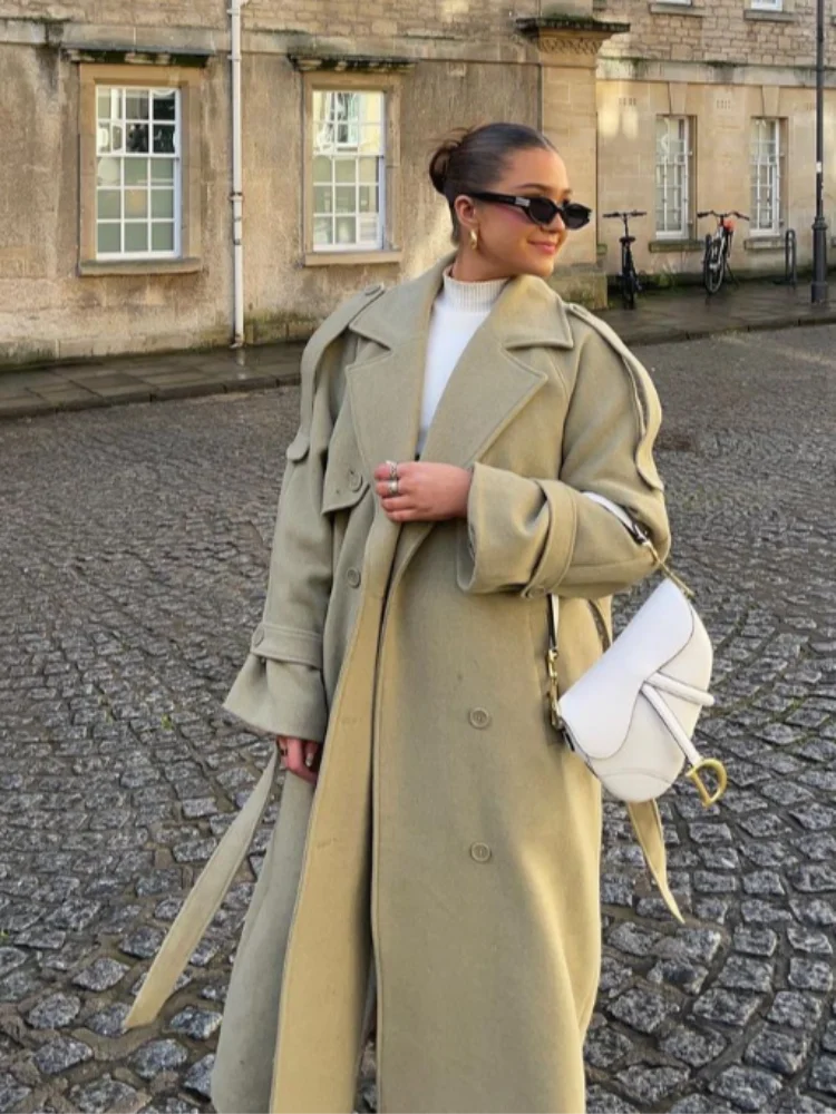 ELEGANTE CAPPOTTO LUNGO IN LANA