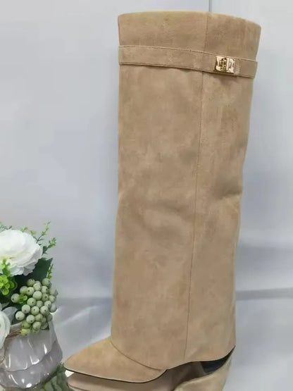 BOTTES EN DAIM POUR L’AUTOMNE