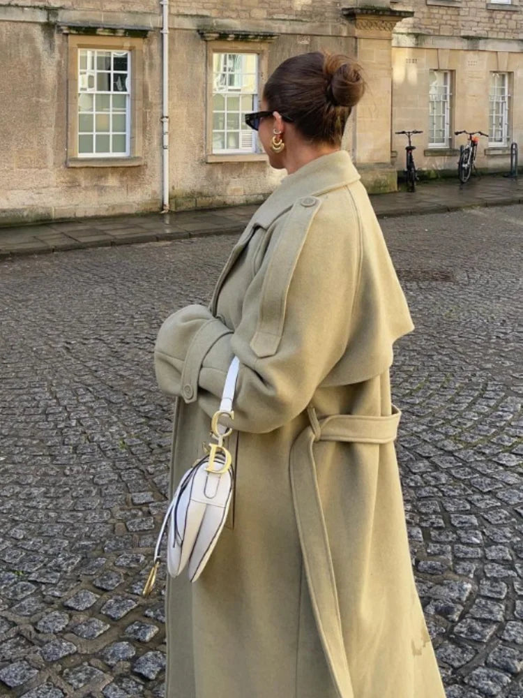 ELEGANTE CAPPOTTO LUNGO IN LANA