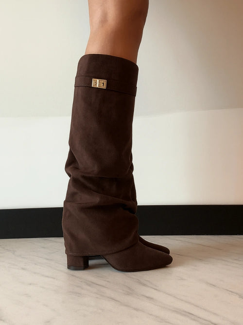 BOTTES D’AUTOMNE EN DAIM MARRON